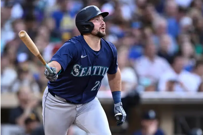 Cal Raleigh hits 38th home run before MLB All-Star break 2025